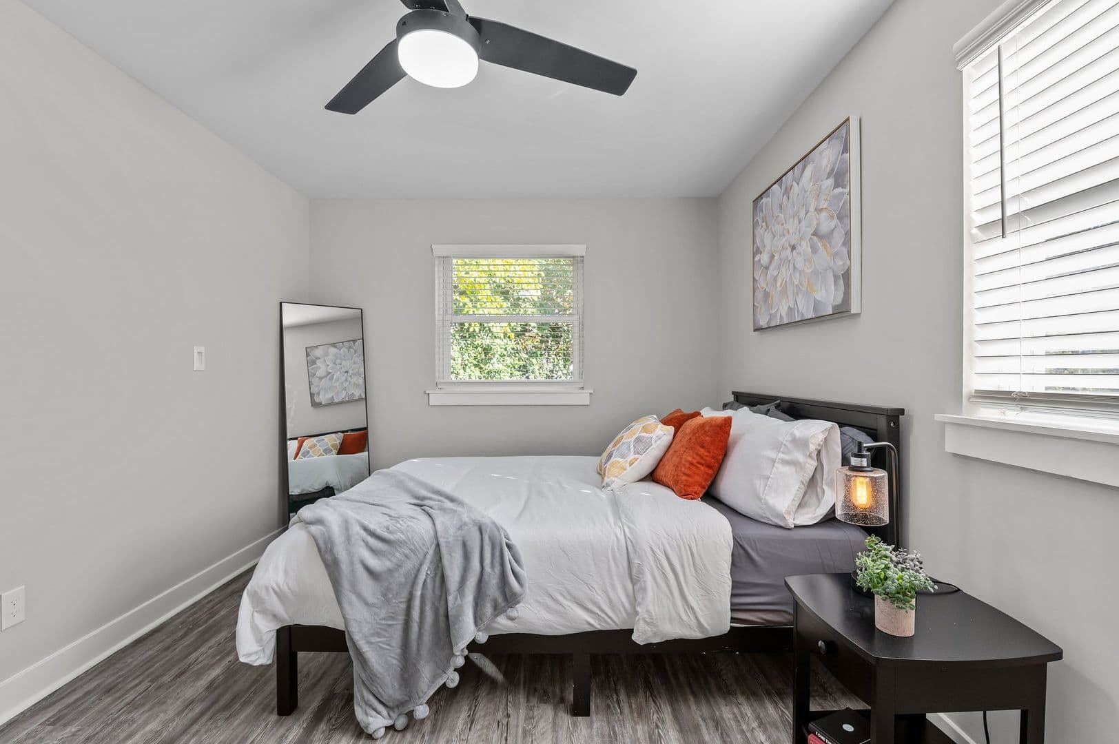 Updated 2BR just minutes from Downtown Durham! Quartz countertops, stainless appliances, LVP flooring, pet friendly! 12 of 15