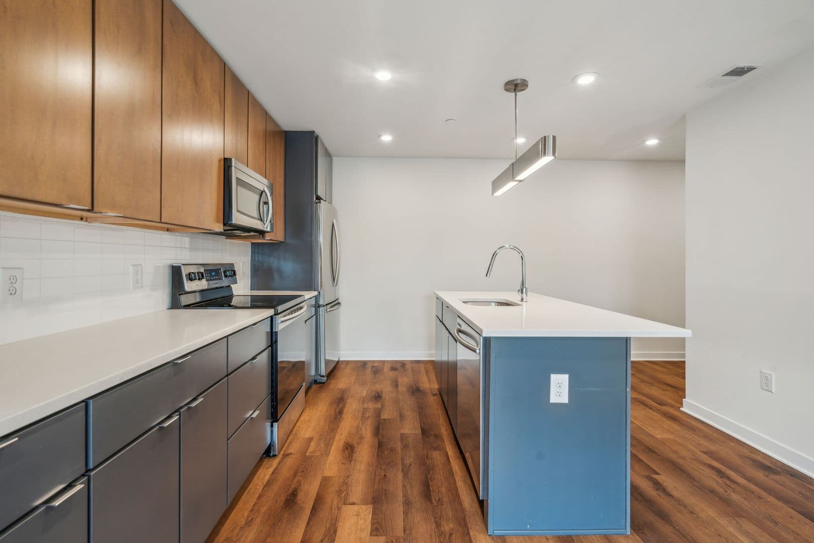 Graduate Pointe 11 of 43