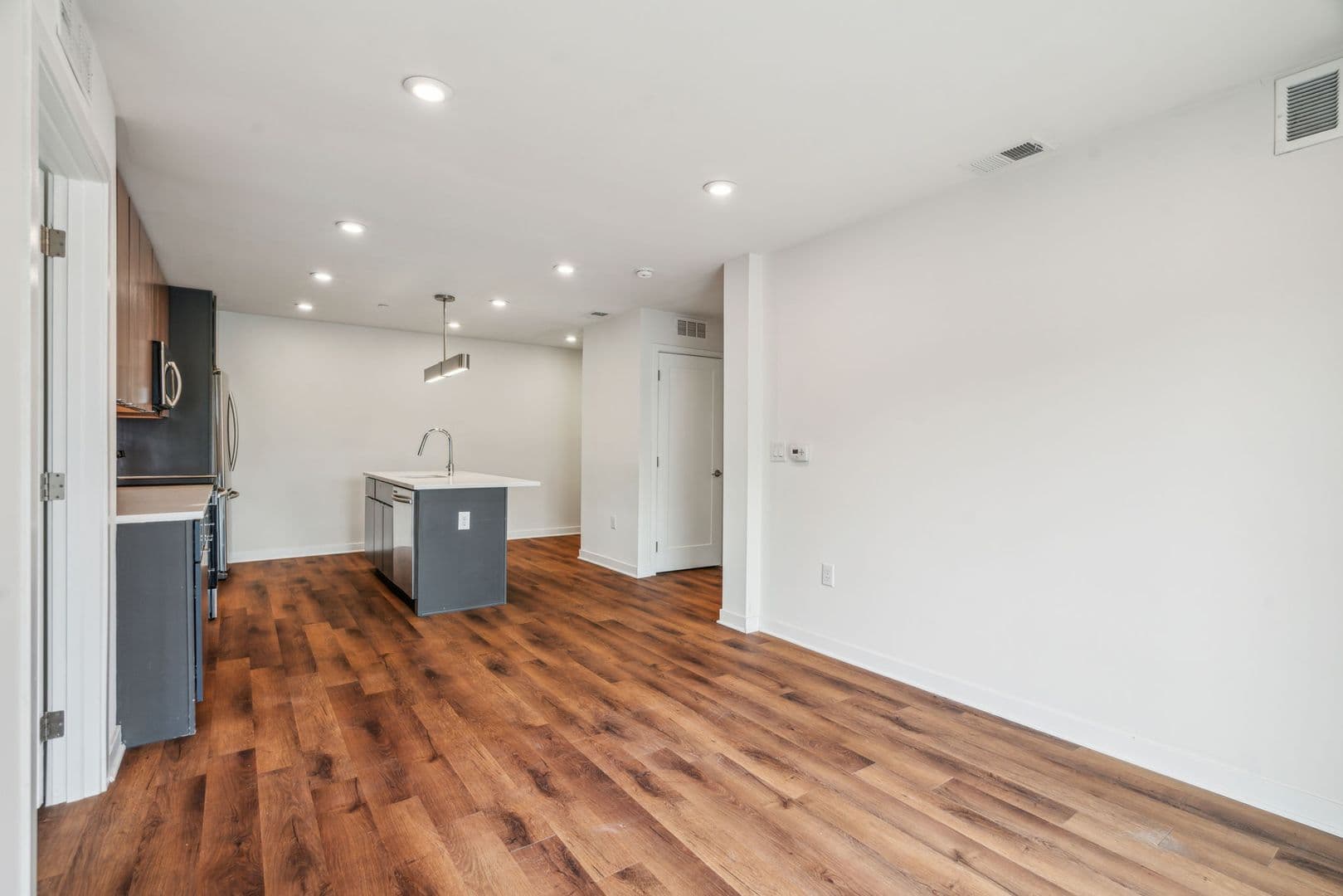 Graduate Pointe 18 of 43