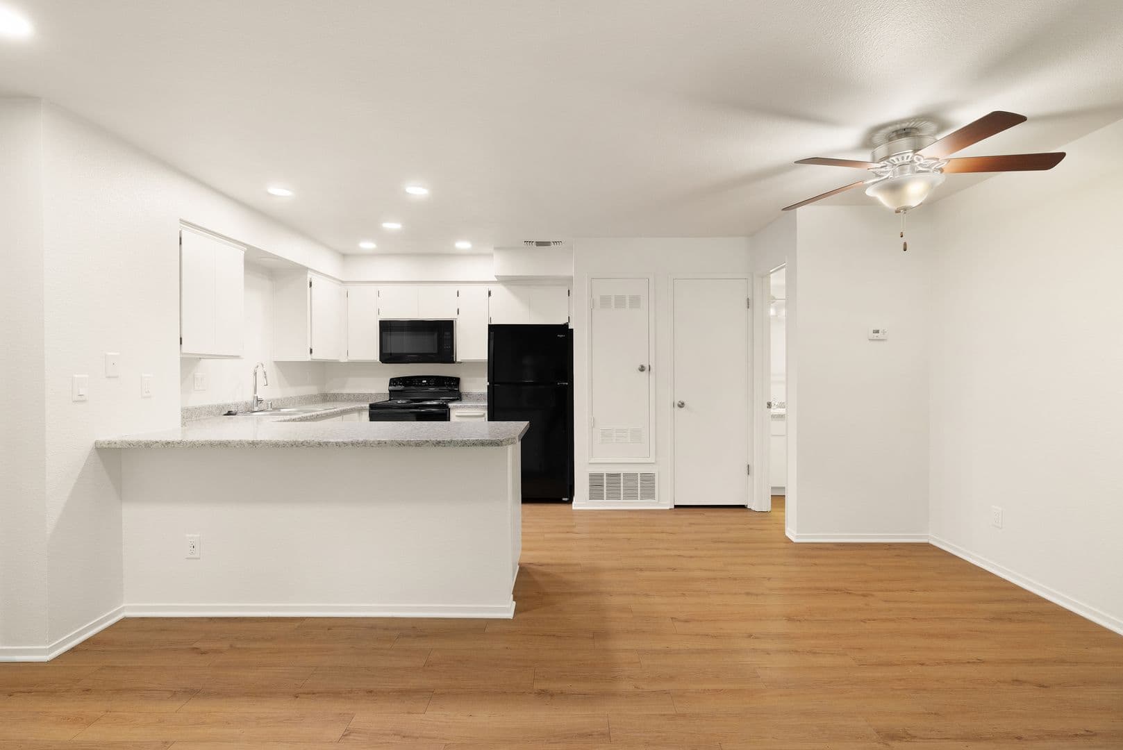 1661 Forest Avenue Apartments 2 of 16