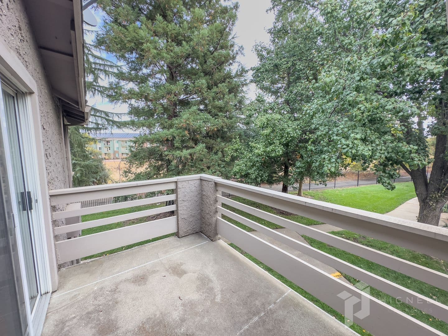 1661 Forest Avenue Apartments 6 of 6