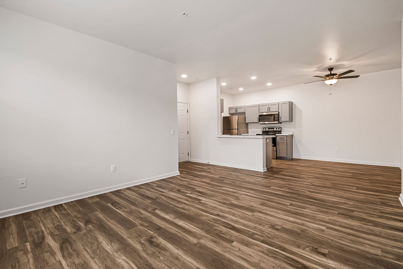 Sterling Oaks Apartments 1 of 24