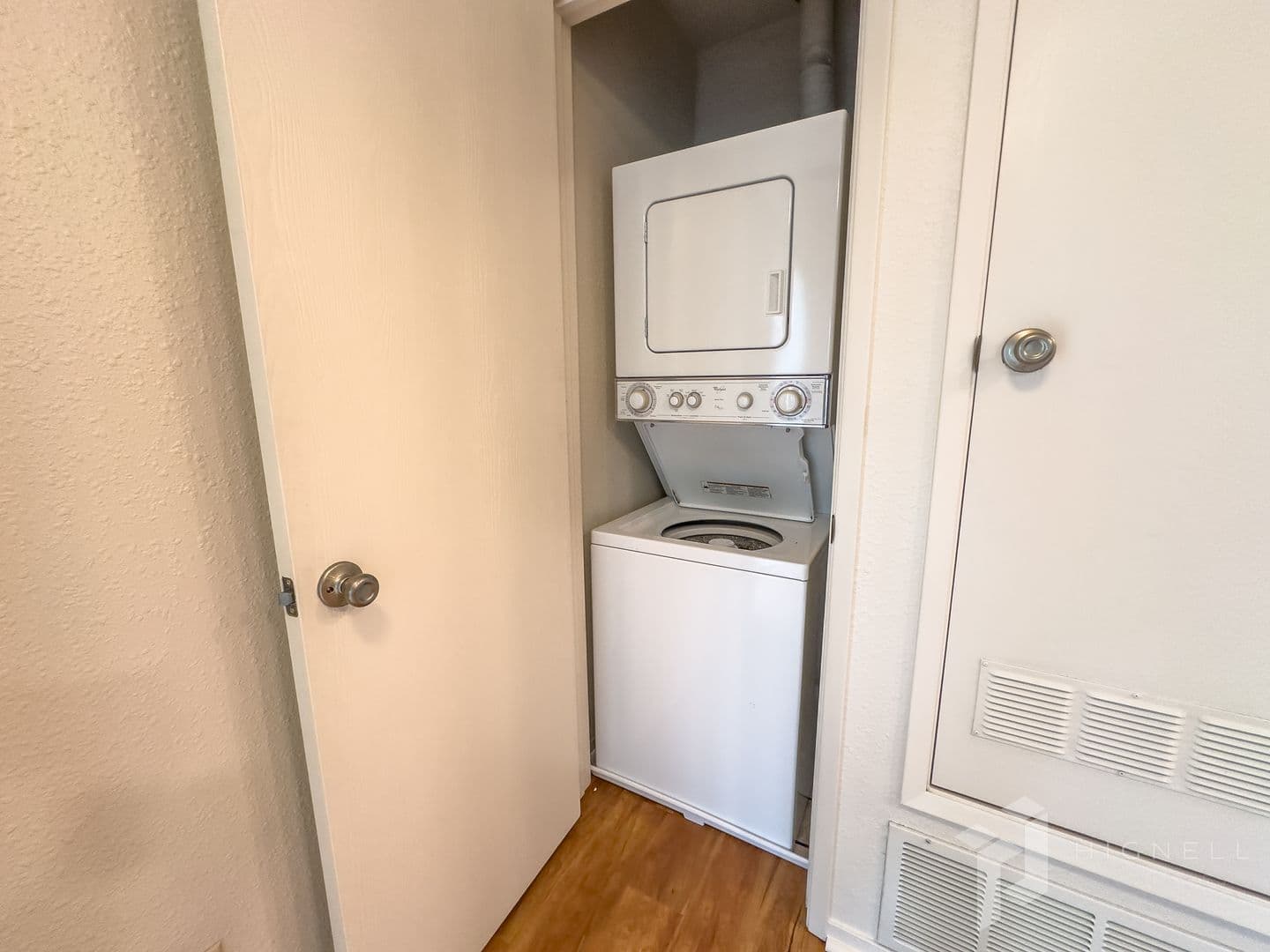 1661 Forest Avenue Apartments 3 of 6