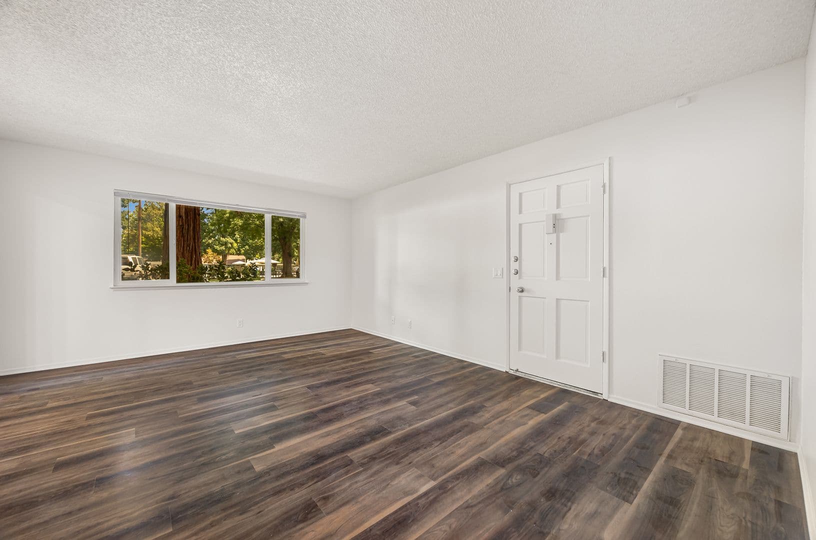 Lassen Villa Apartments 8 of 13