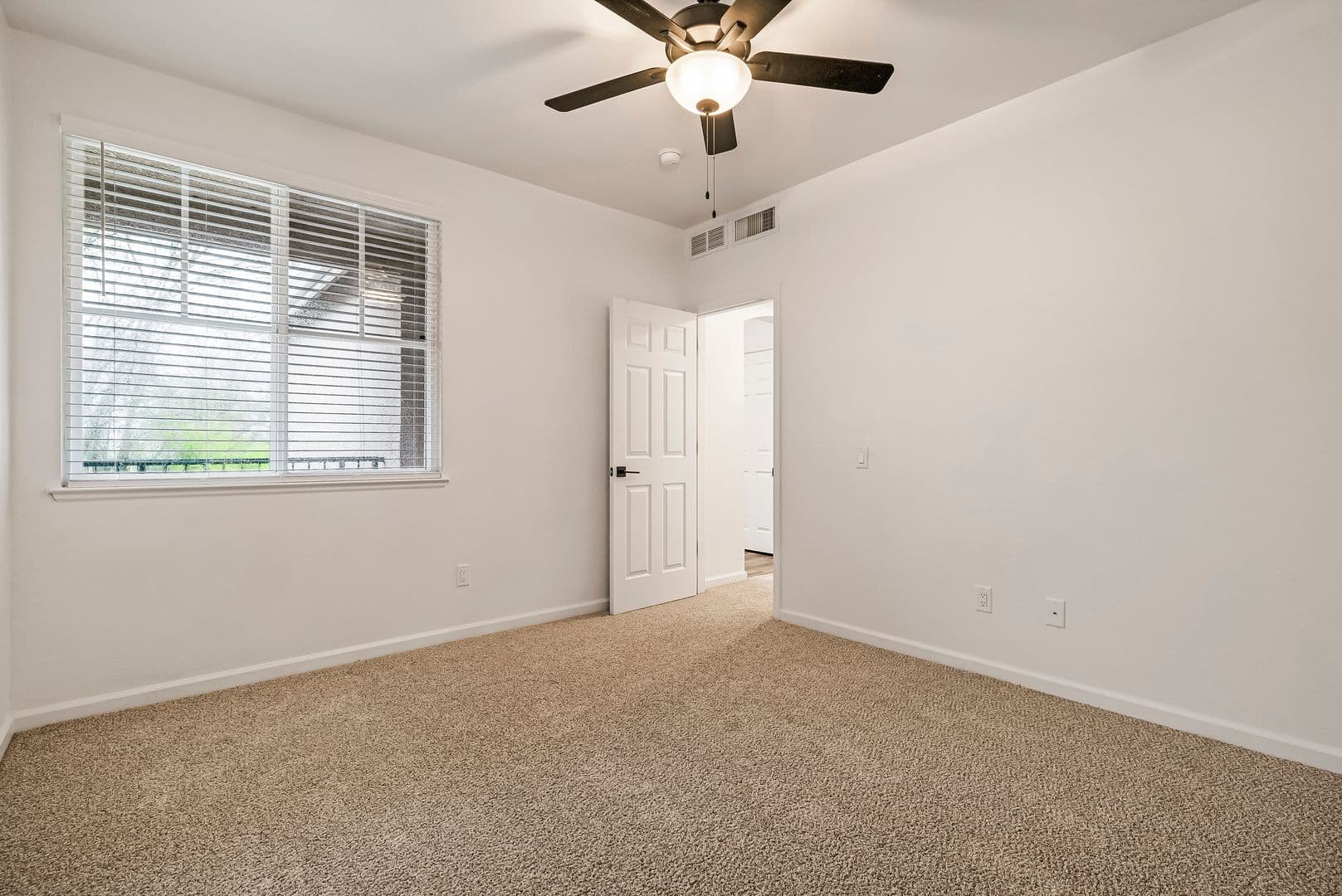 Sterling Oaks Apartments 9 of 23