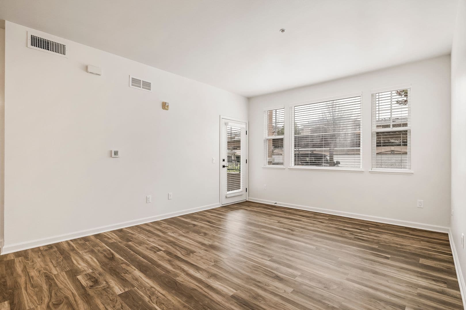 Sterling Oaks Apartments 2 of 24