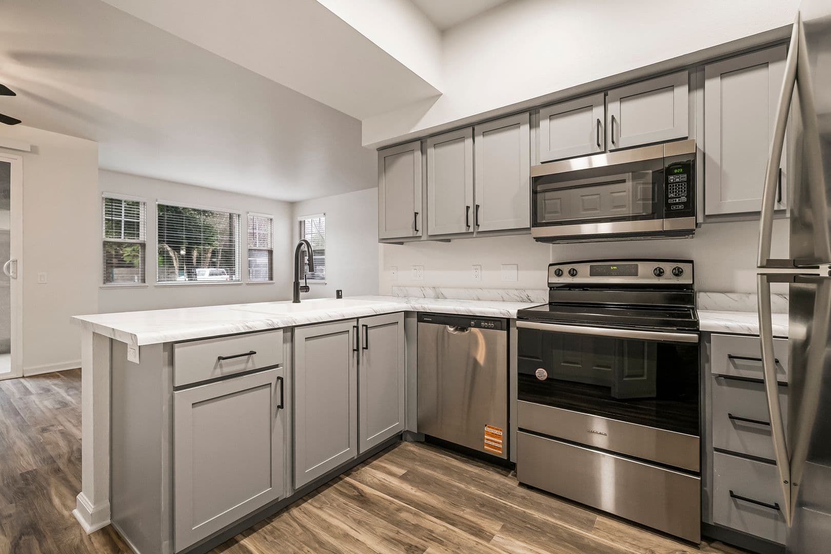 Sterling Oaks Apartments 10 of 27