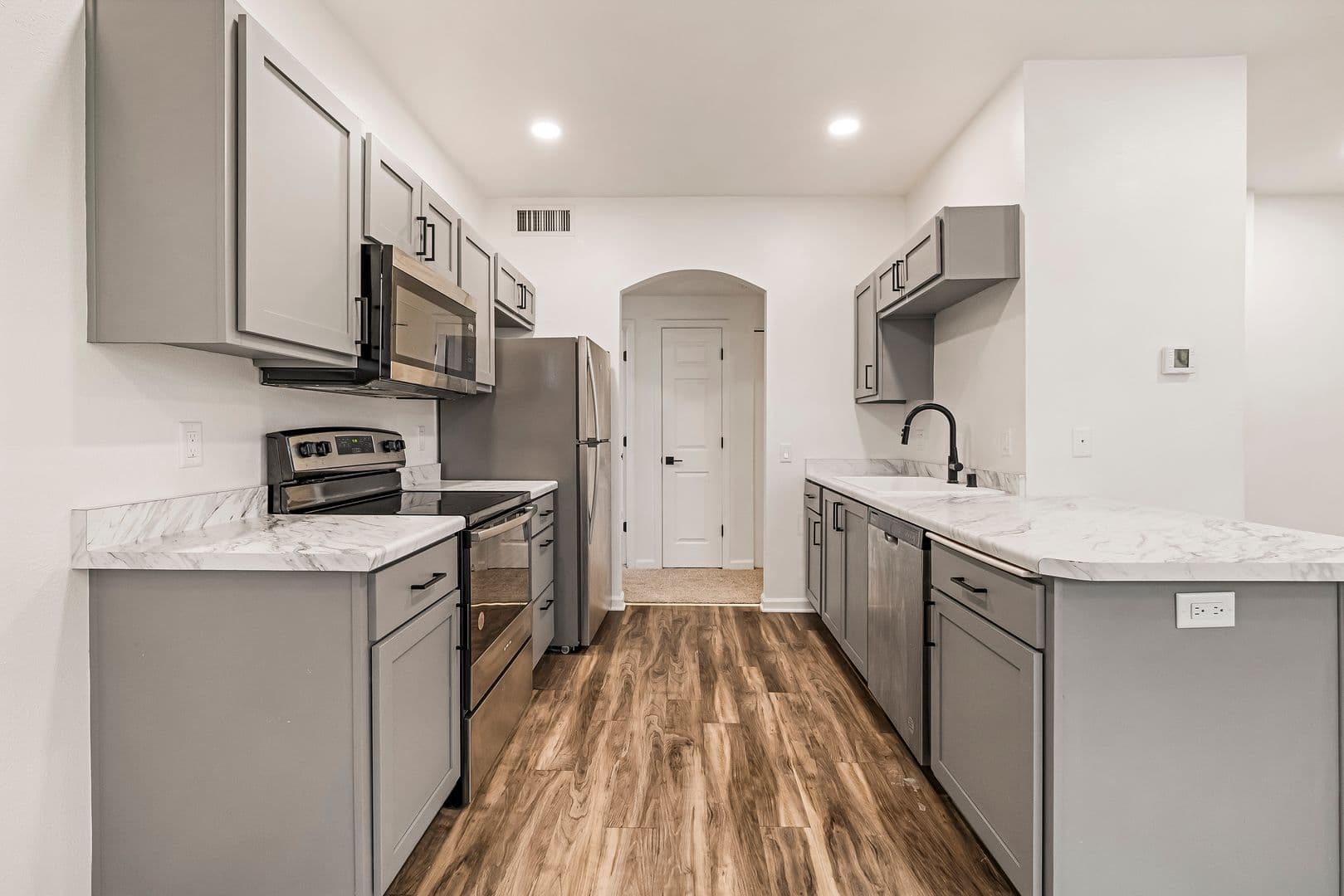 Sterling Oaks Apartments 5 of 23