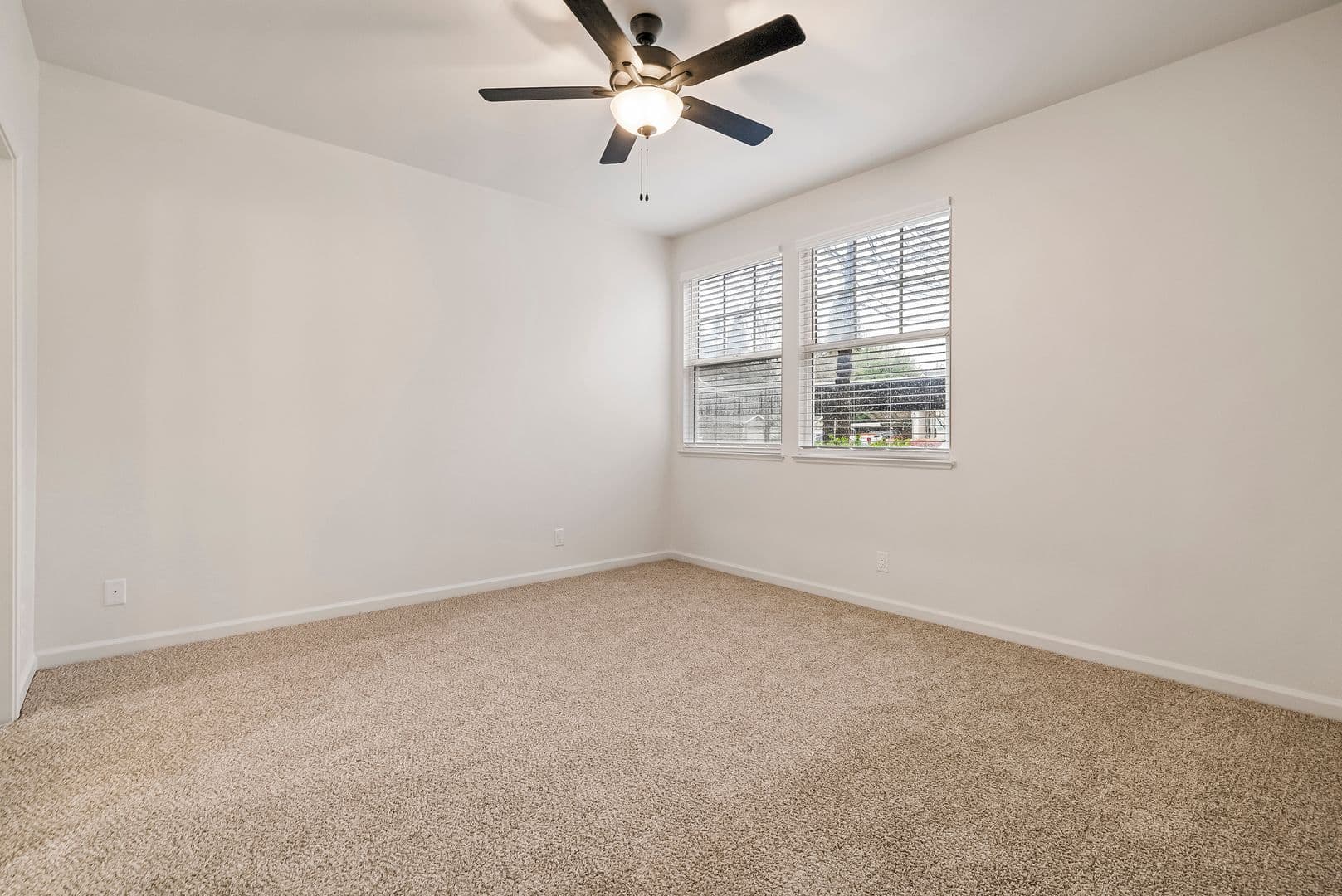 Sterling Oaks Apartments 14 of 27