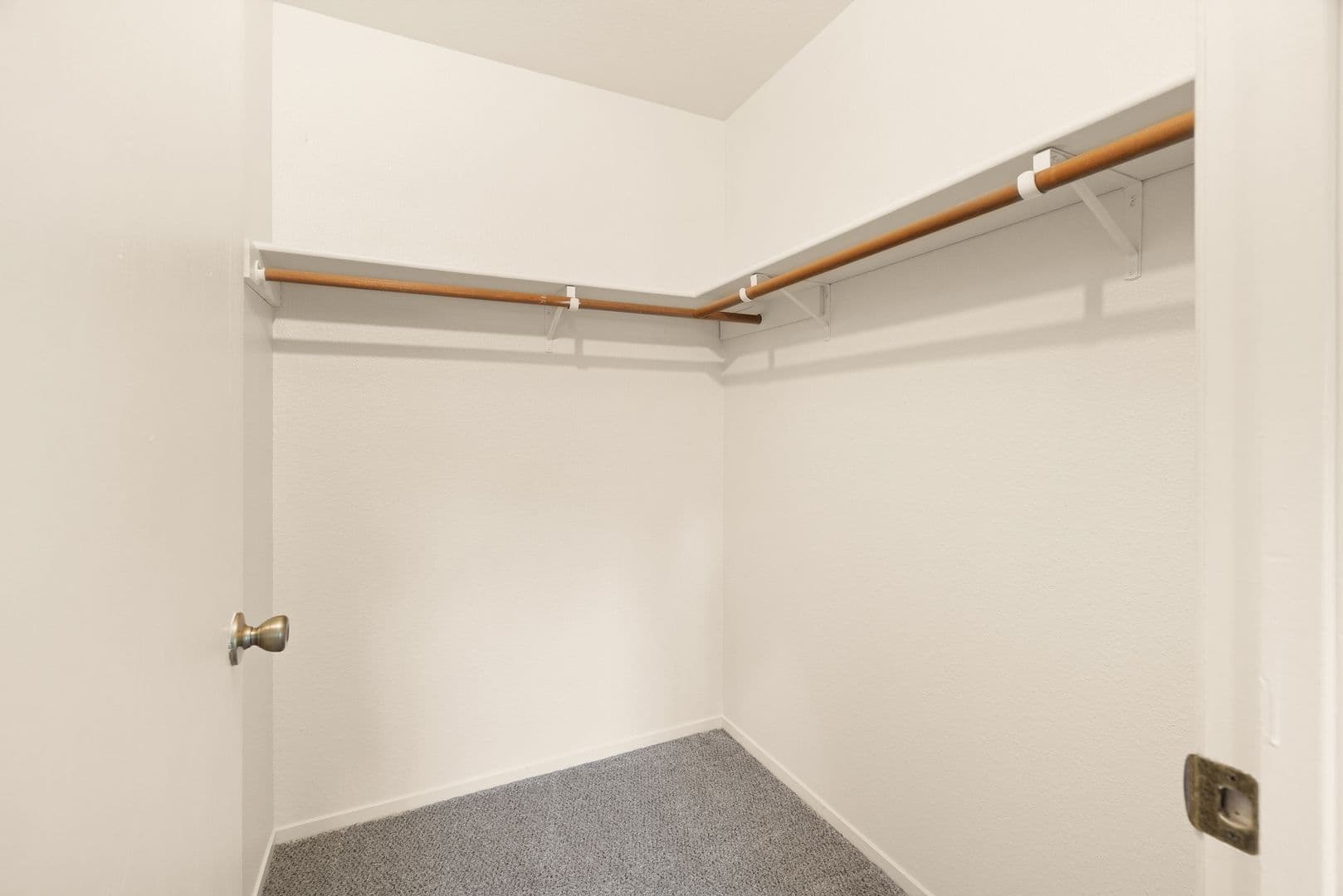 1661 Forest Avenue Apartments 12 of 15