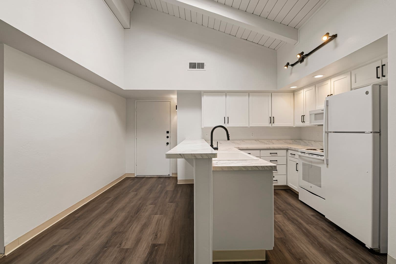 Villa Del Mar Apartments 7 of 20