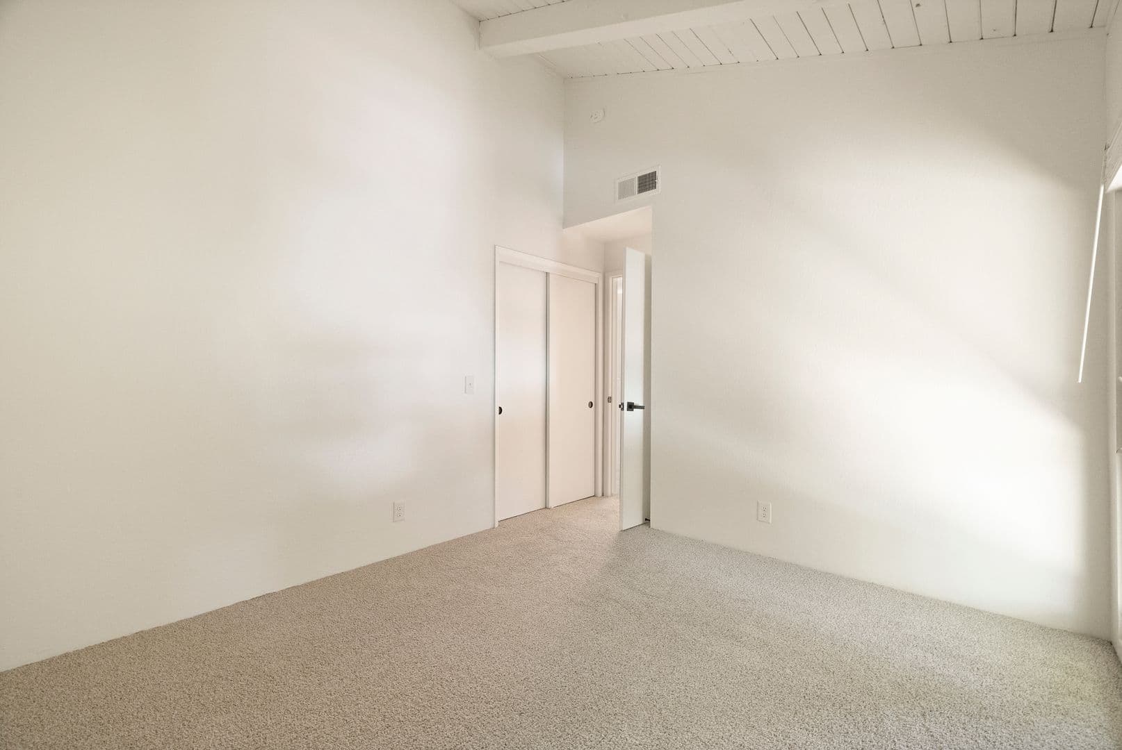 Villa Del Mar Apartments 17 of 20
