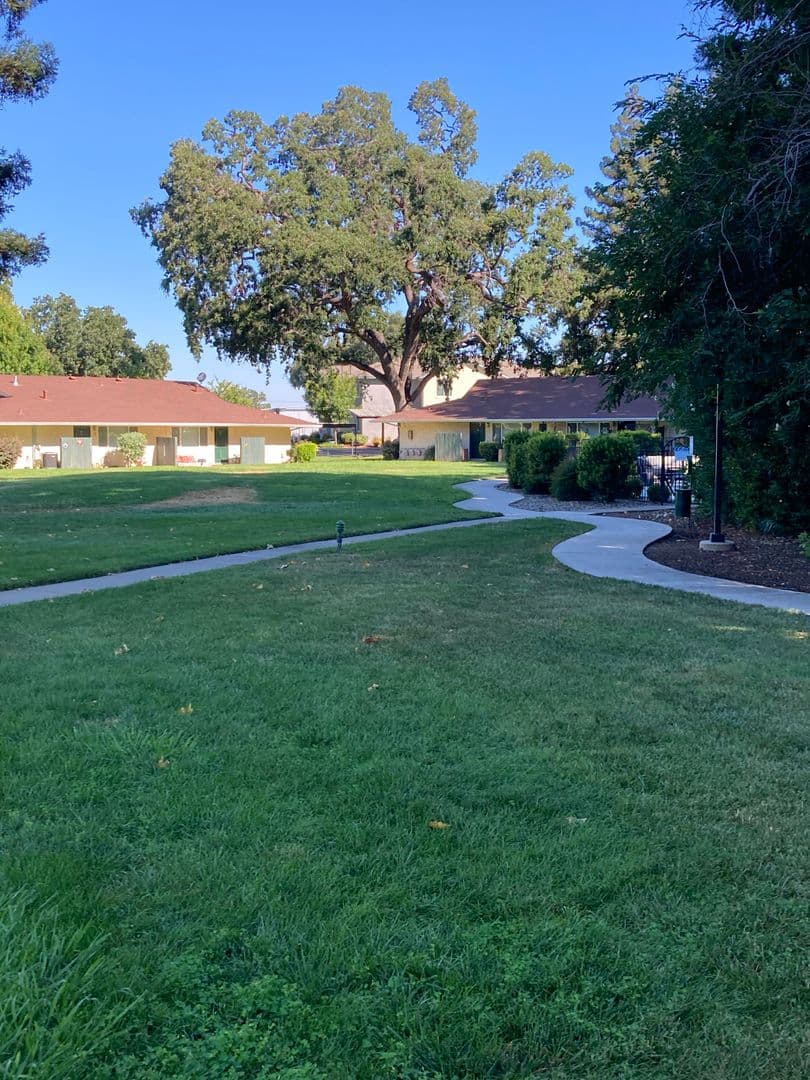 Lassen Villa Apartments 4 of 14