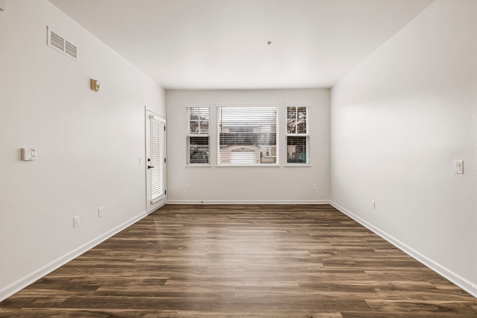 Sterling Oaks Apartments 3 of 24