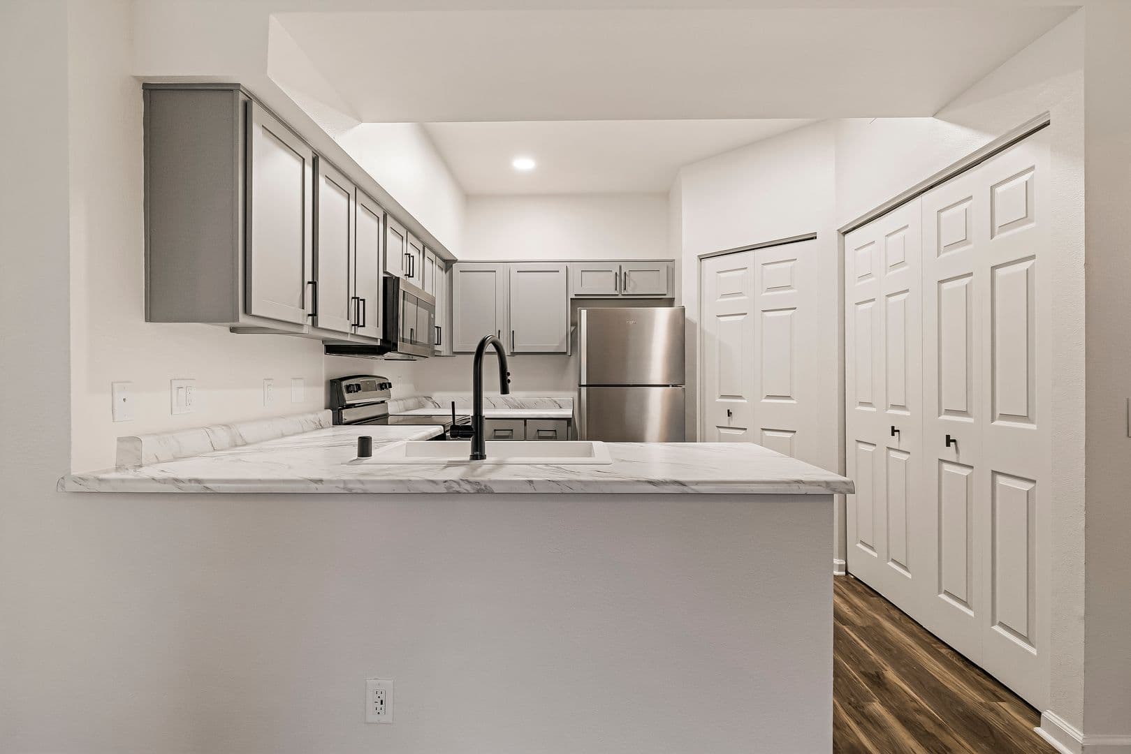 Sterling Oaks Apartments 8 of 27