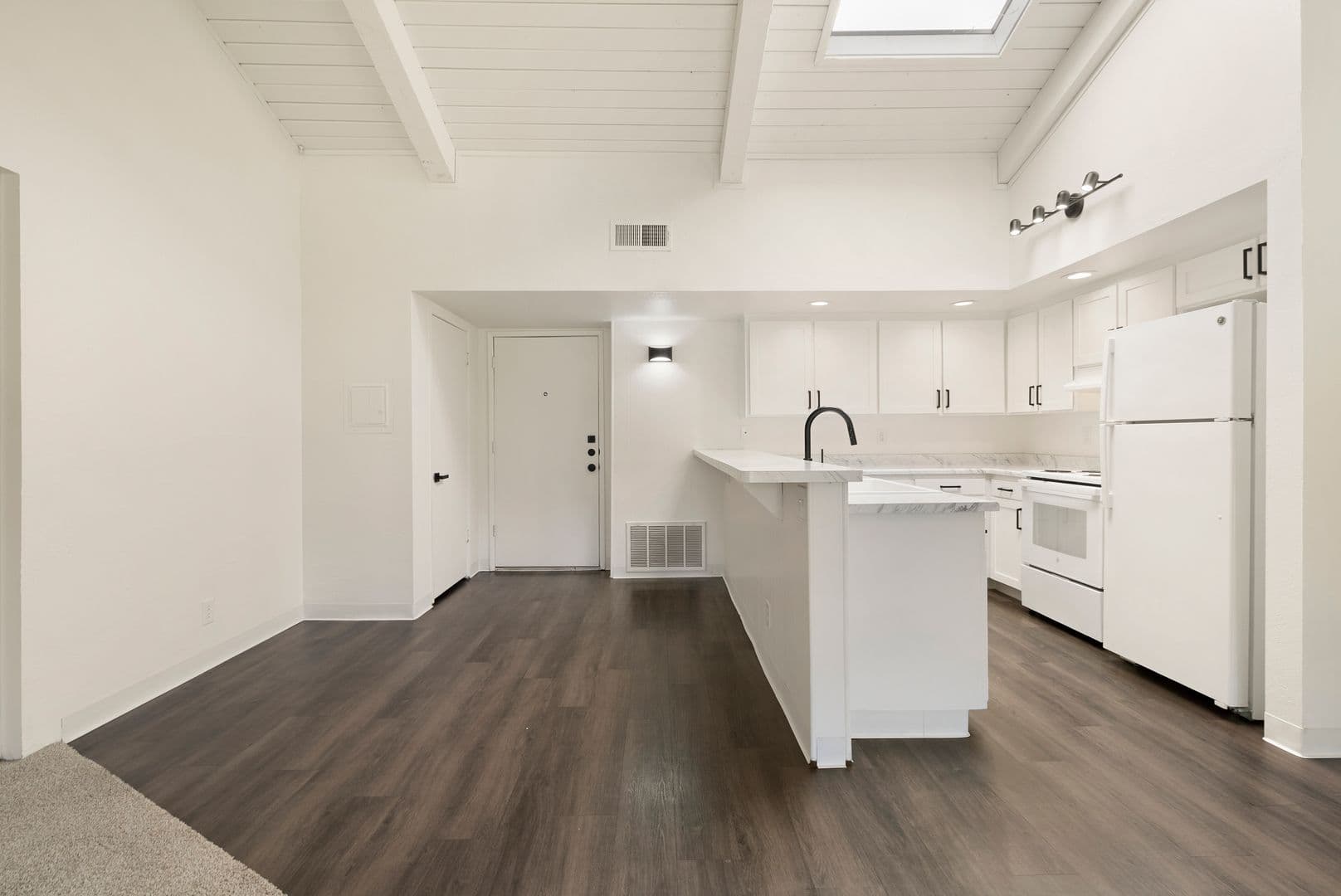 Villa Del Mar Apartments 4 of 20