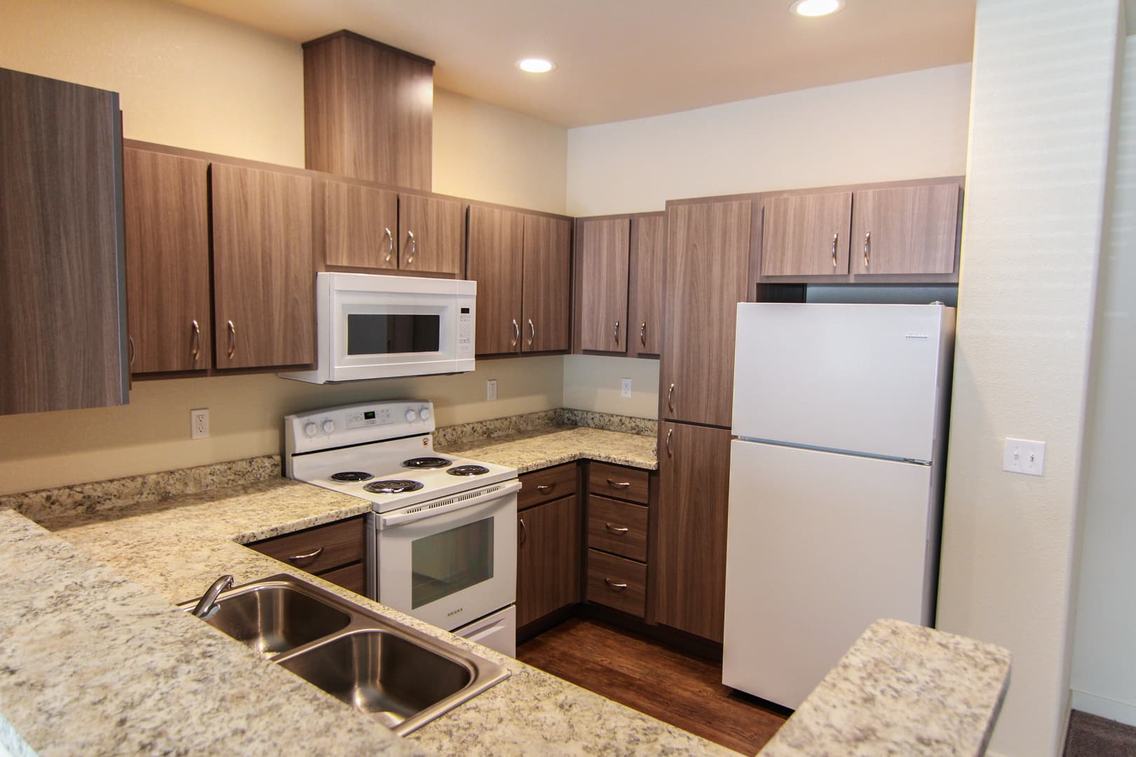 Lassen Villa Apartments 5 of 11