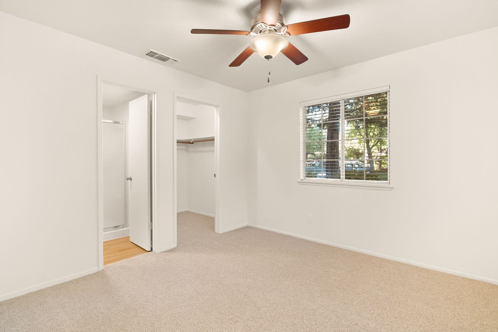 1661 Forest Avenue Apartments 7 of 16