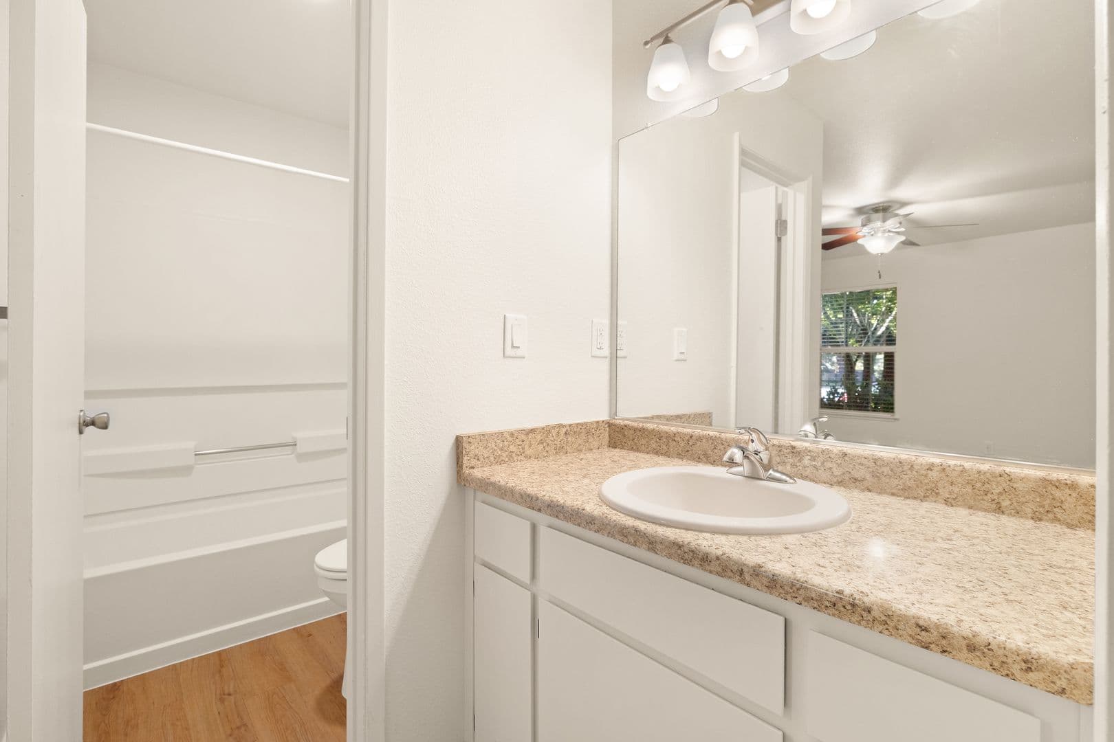 1661 Forest Avenue Apartments 14 of 16