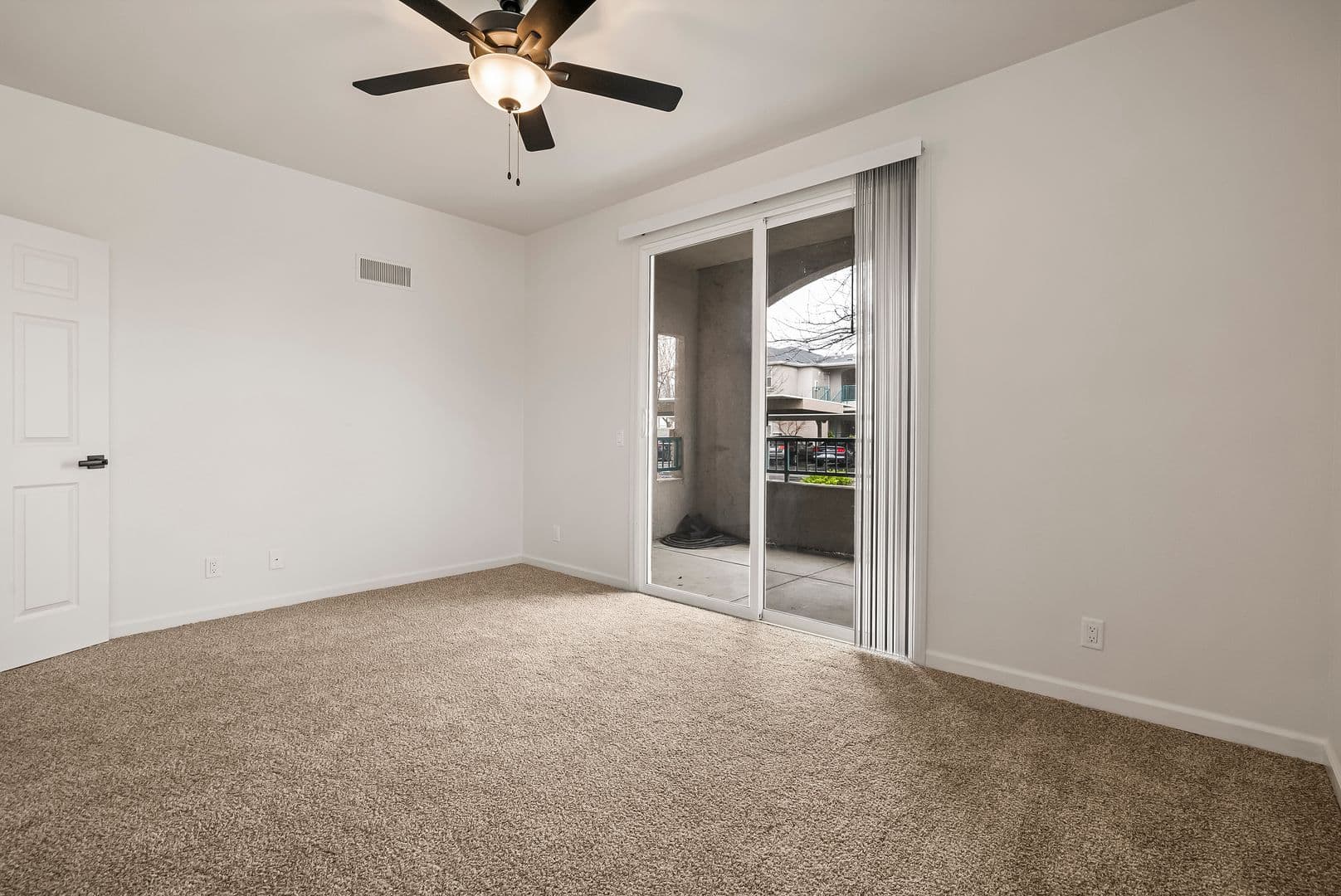 Sterling Oaks Apartments 16 of 20