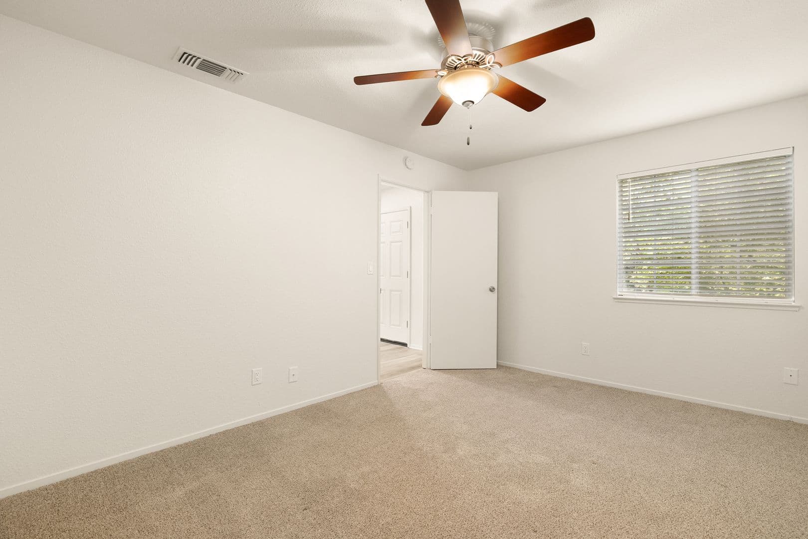1661 Forest Avenue Apartments 9 of 12