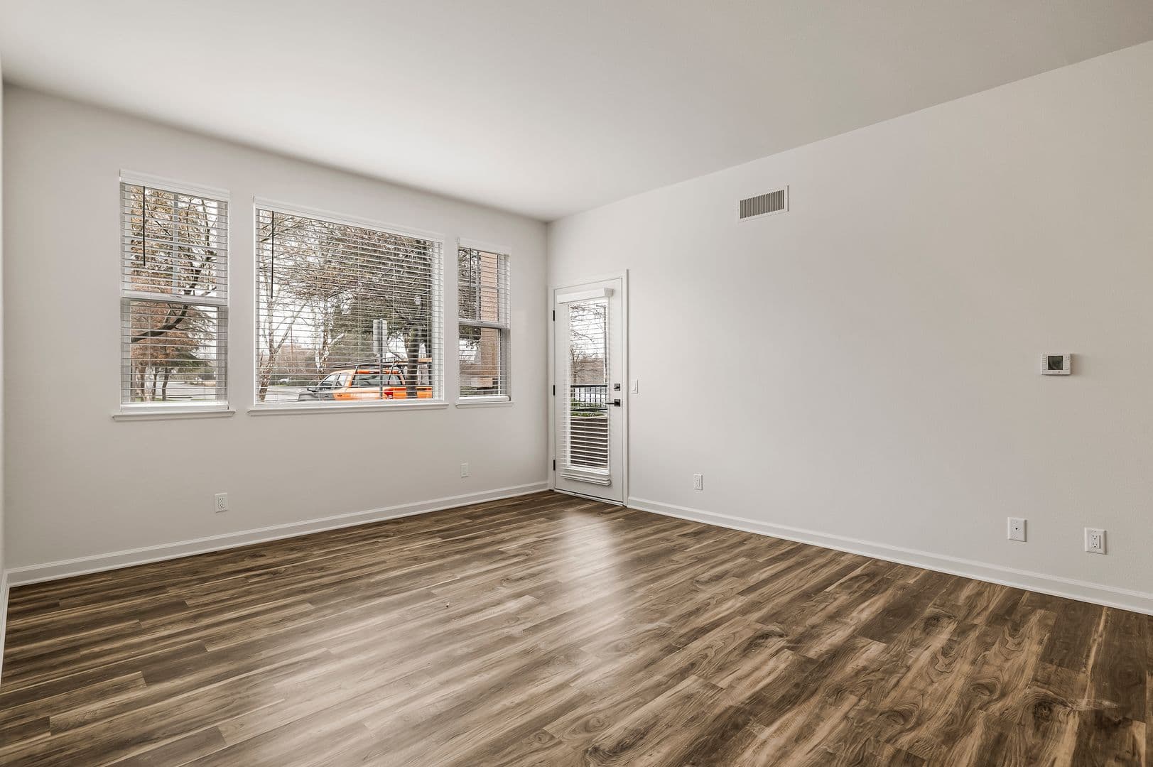Sterling Oaks Apartments 2 of 20