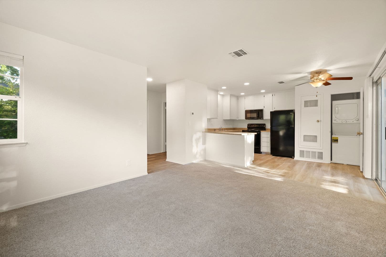 1661 Forest Avenue Apartments 3 of 12