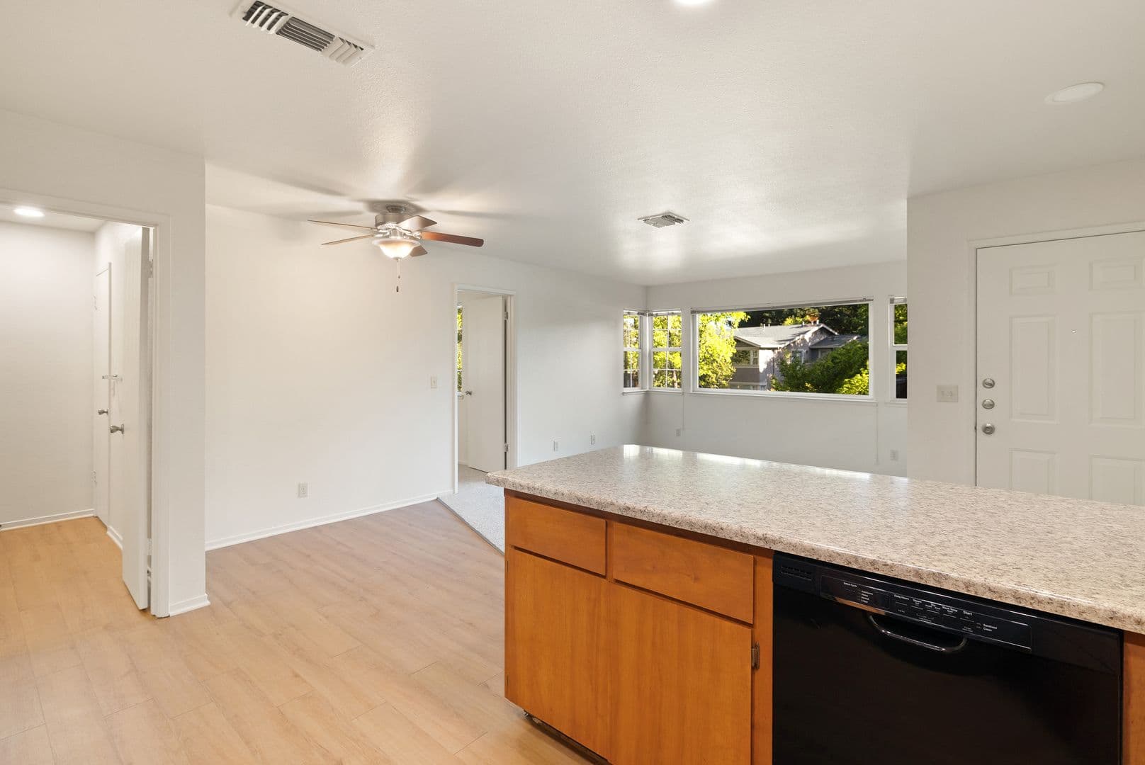 1661 Forest Avenue Apartments 6 of 15