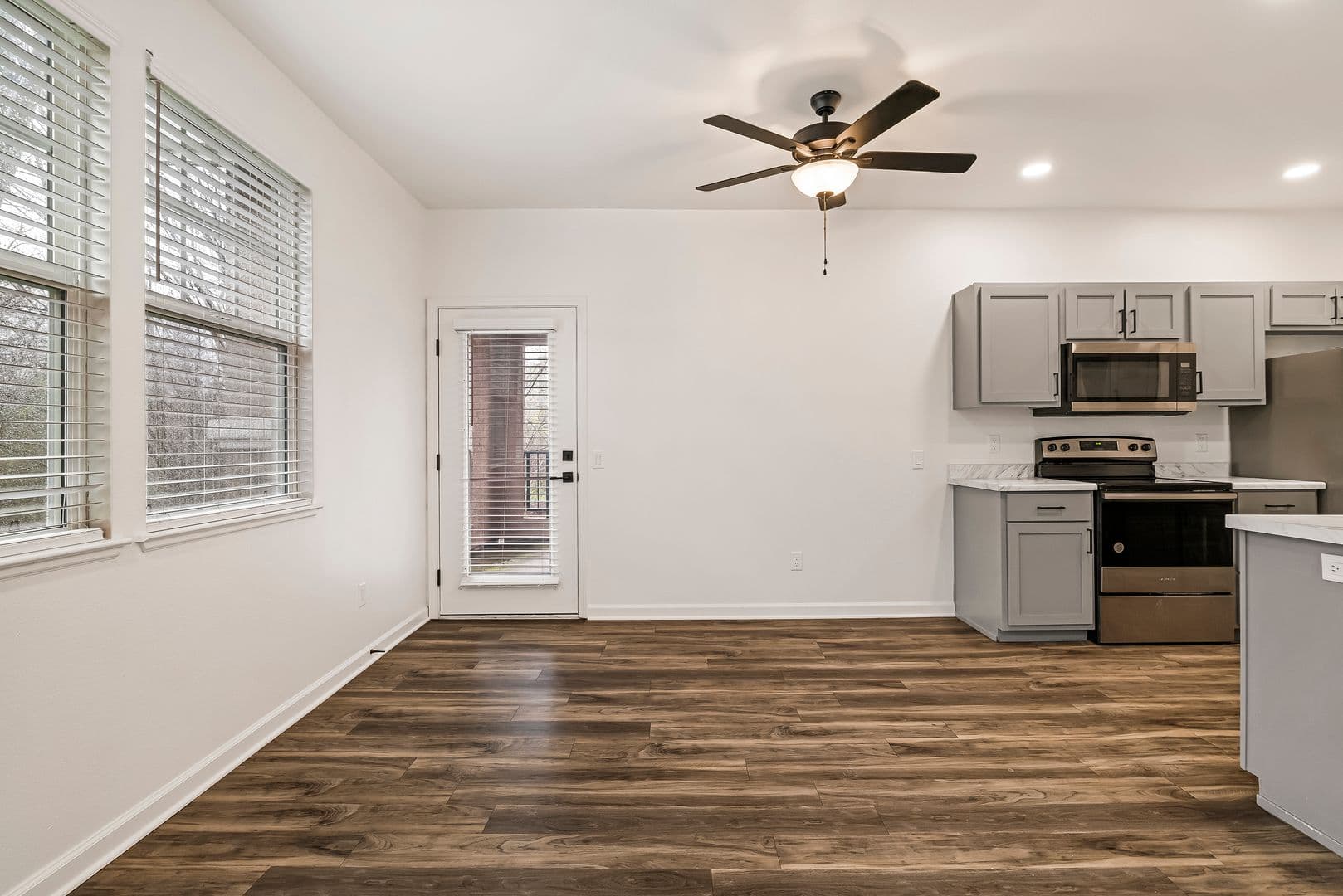 Sterling Oaks Apartments 3 of 23