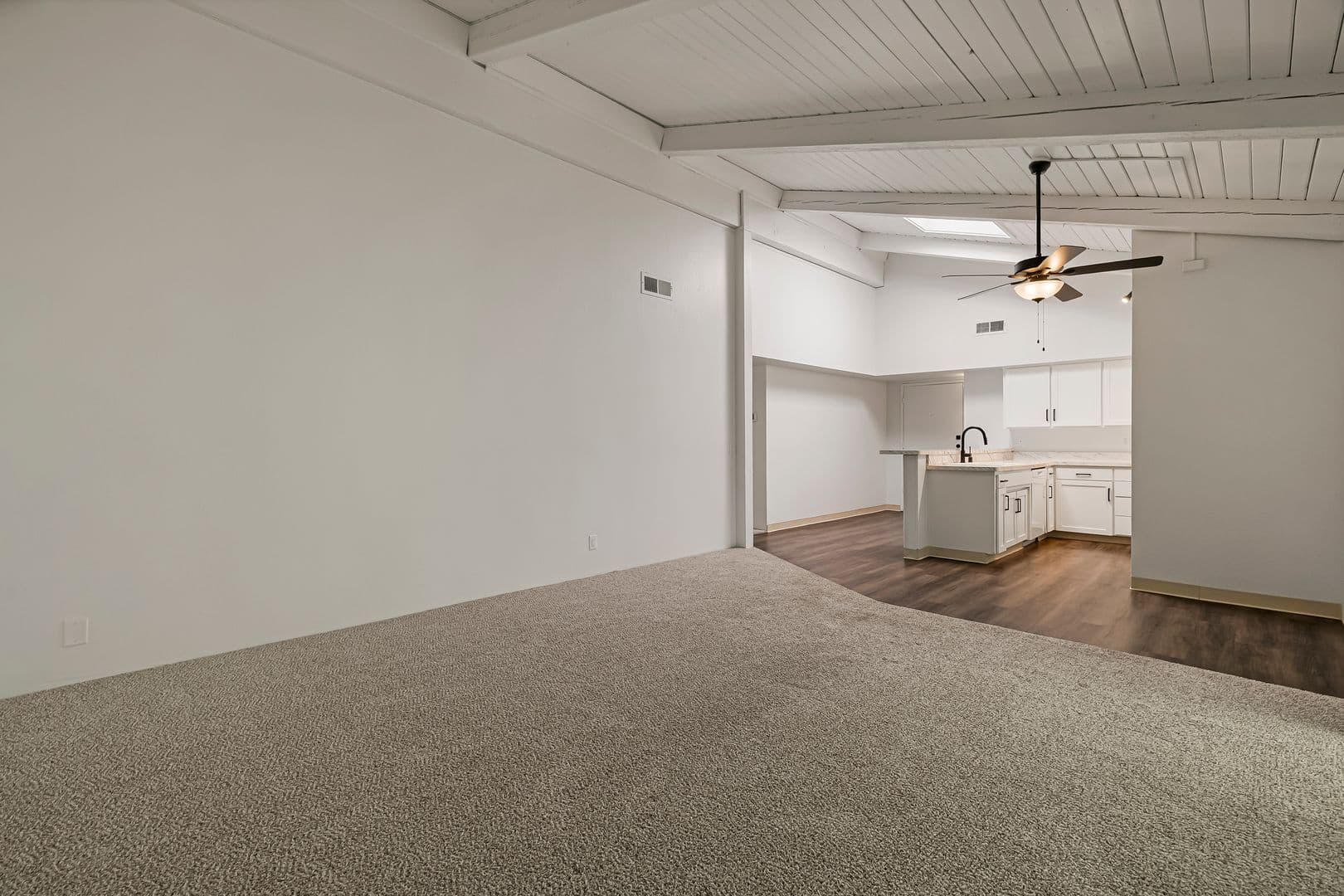 Villa Del Mar Apartments 4 of 20