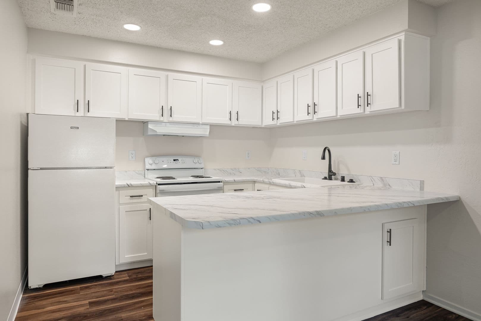 Lassen Villa Apartments 3 of 13