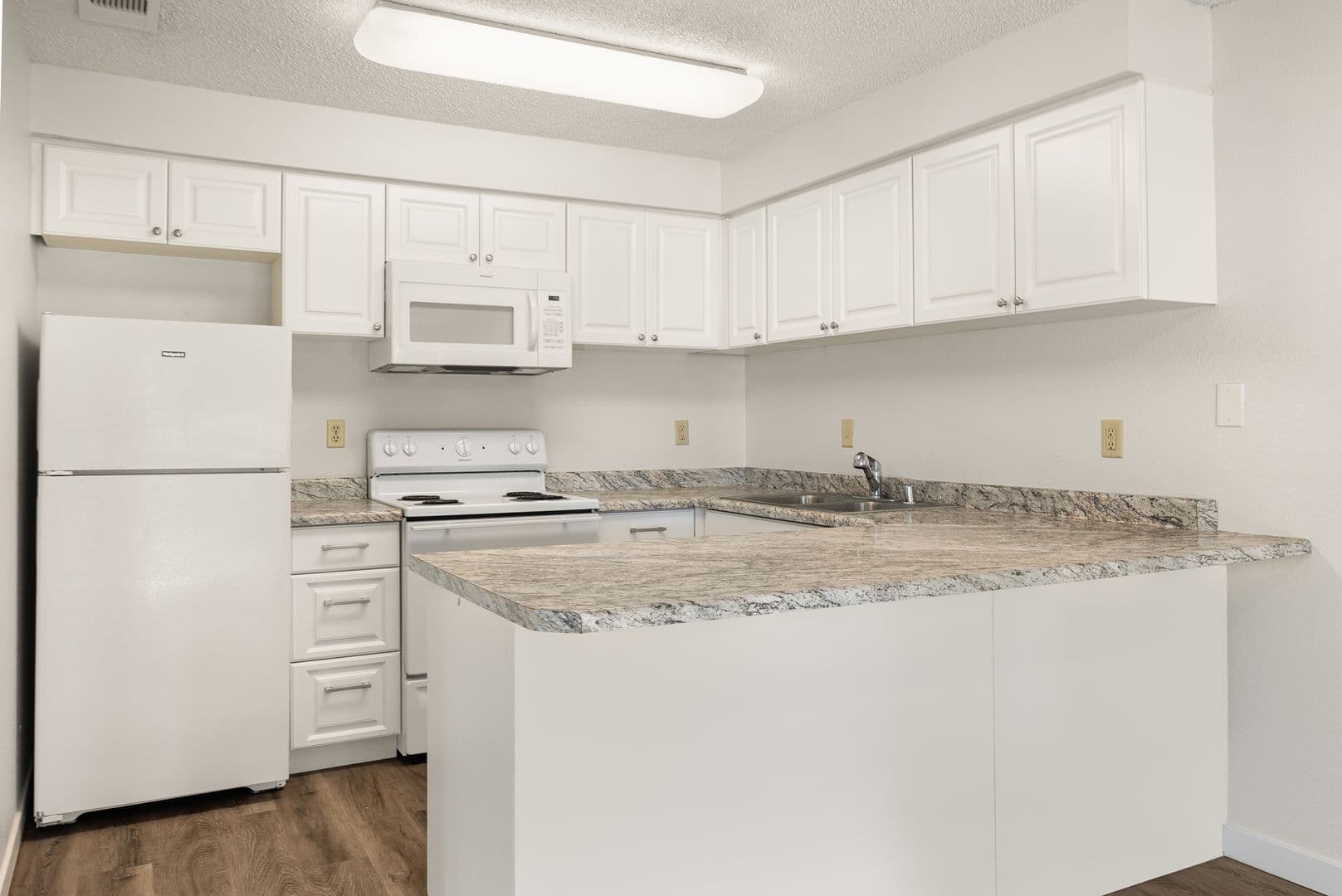 Lassen Villa Apartments 4 of 13