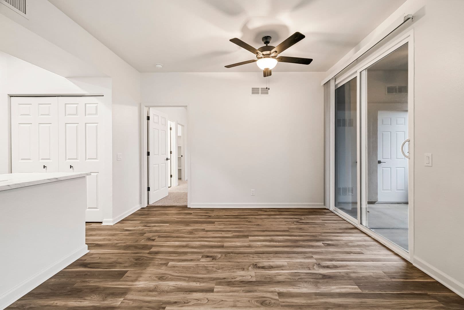 Sterling Oaks Apartments 5 of 27