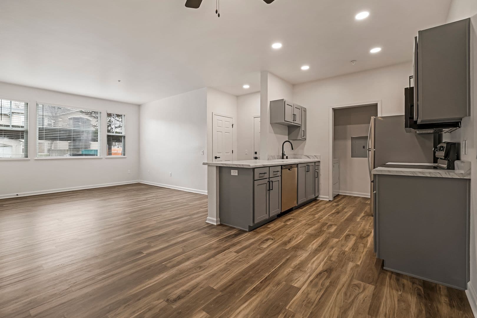 Sterling Oaks Apartments 6 of 24