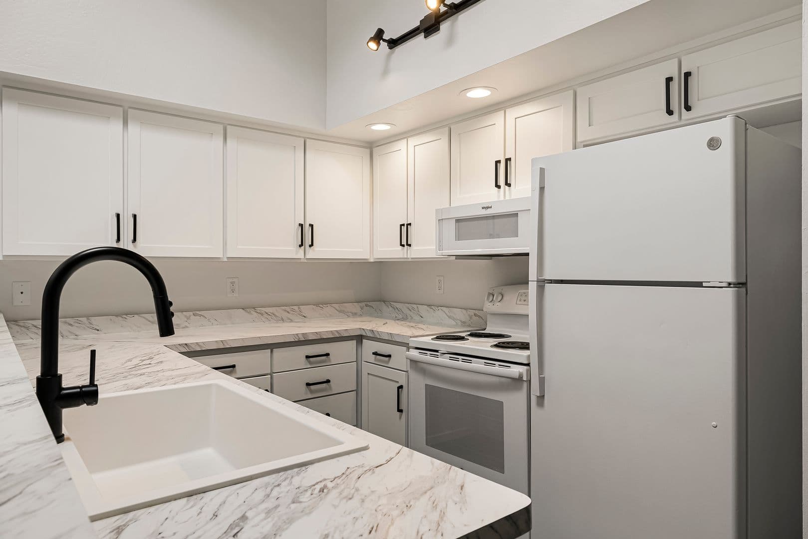 Villa Del Mar Apartments 10 of 20