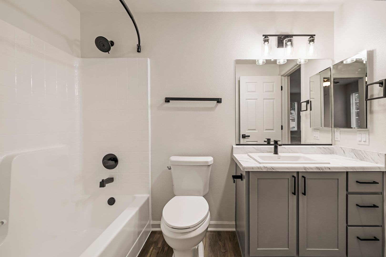 Sterling Oaks Apartments 23 of 27