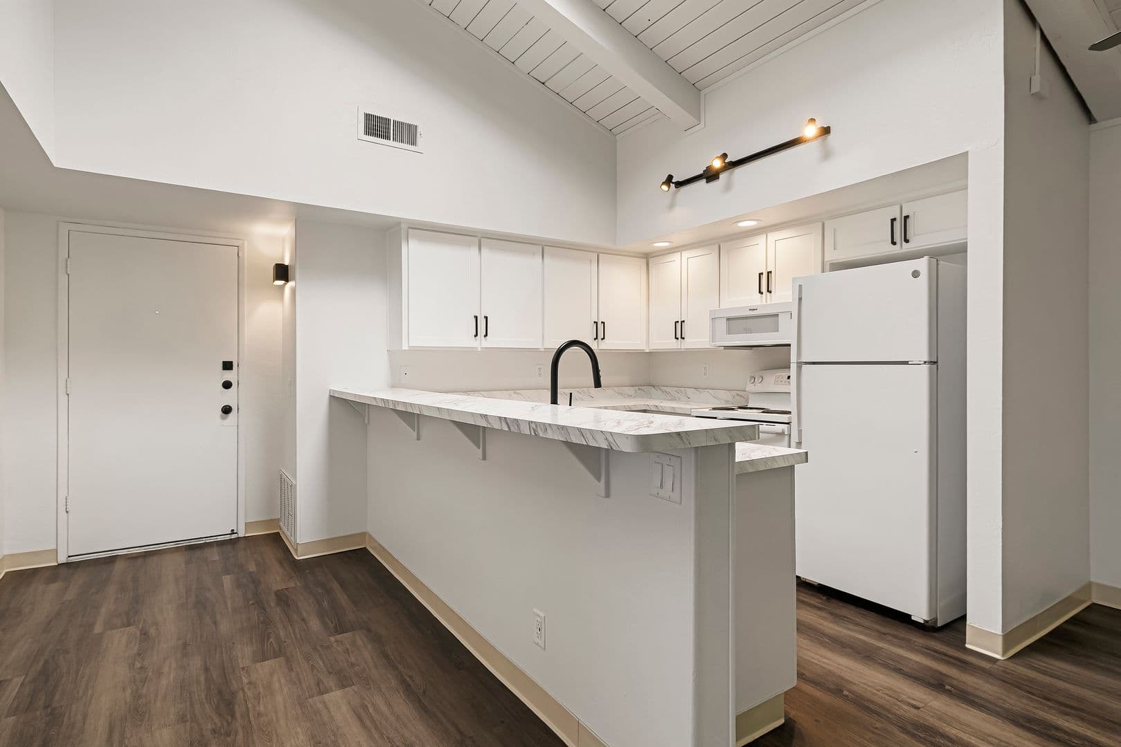 Villa Del Mar Apartments 6 of 20