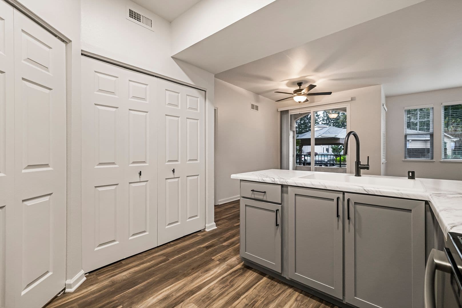 Sterling Oaks Apartments 12 of 27