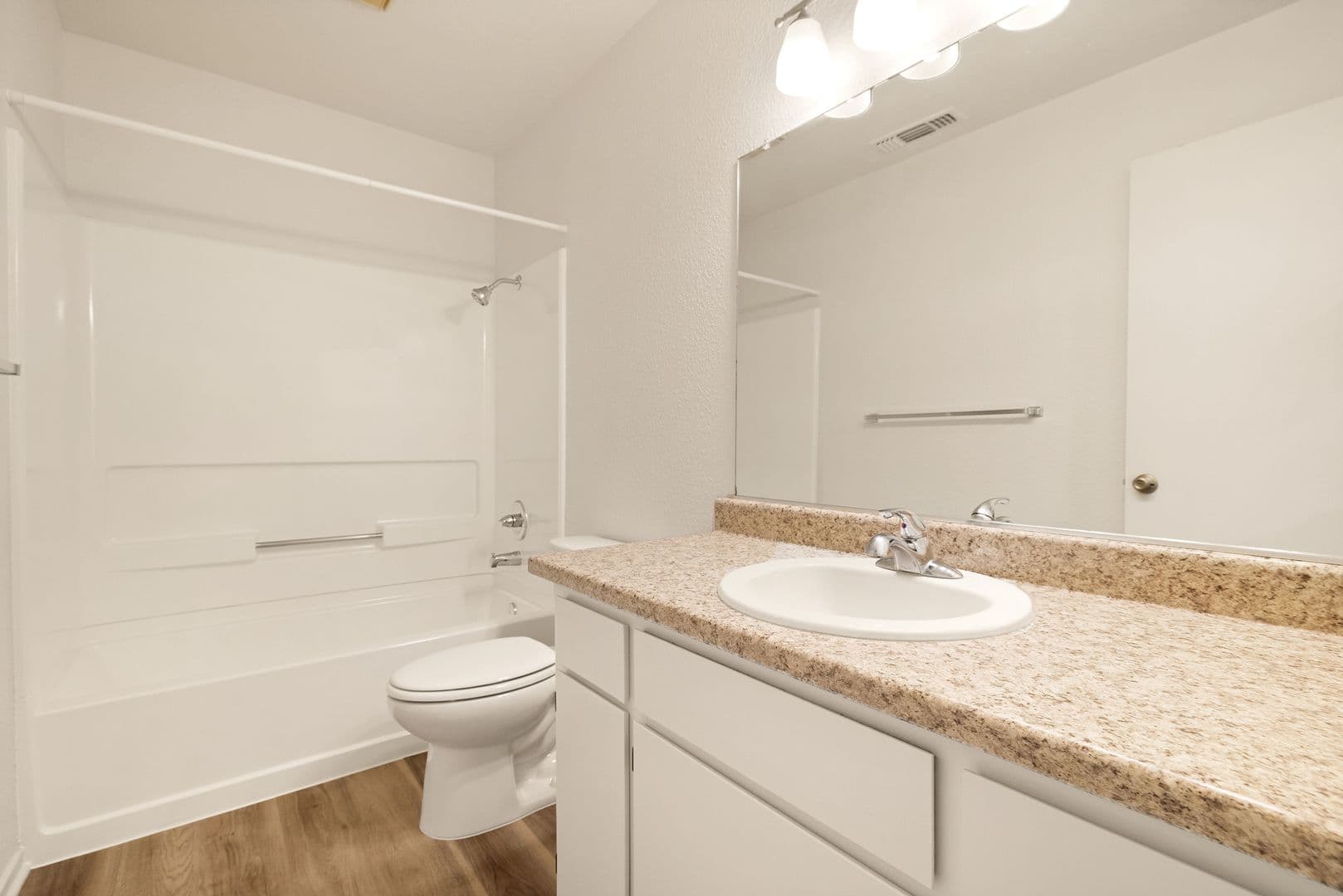 1661 Forest Avenue Apartments 10 of 12