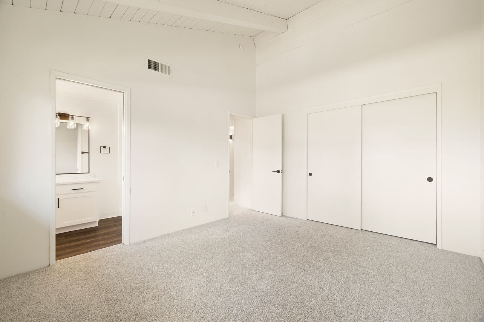 Villa Del Mar Apartments 13 of 20