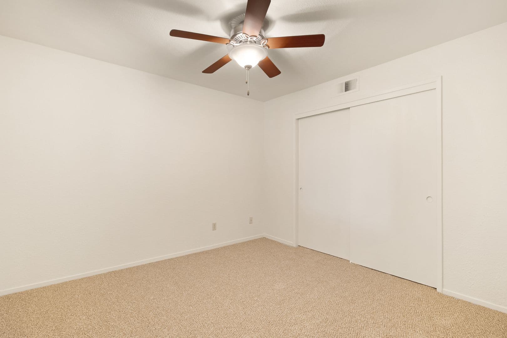1661 Forest Avenue Apartments 6 of 12