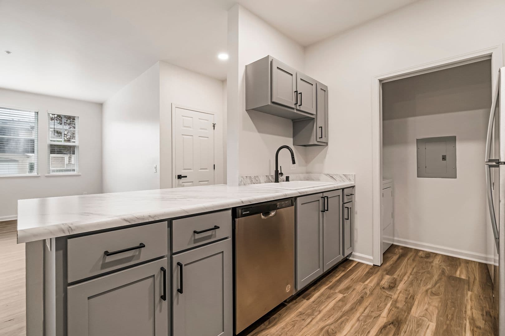 Sterling Oaks Apartments 8 of 24