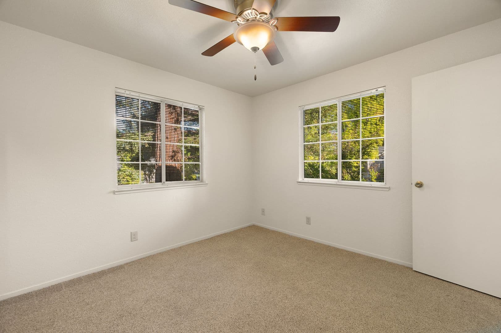 1661 Forest Avenue Apartments 11 of 15