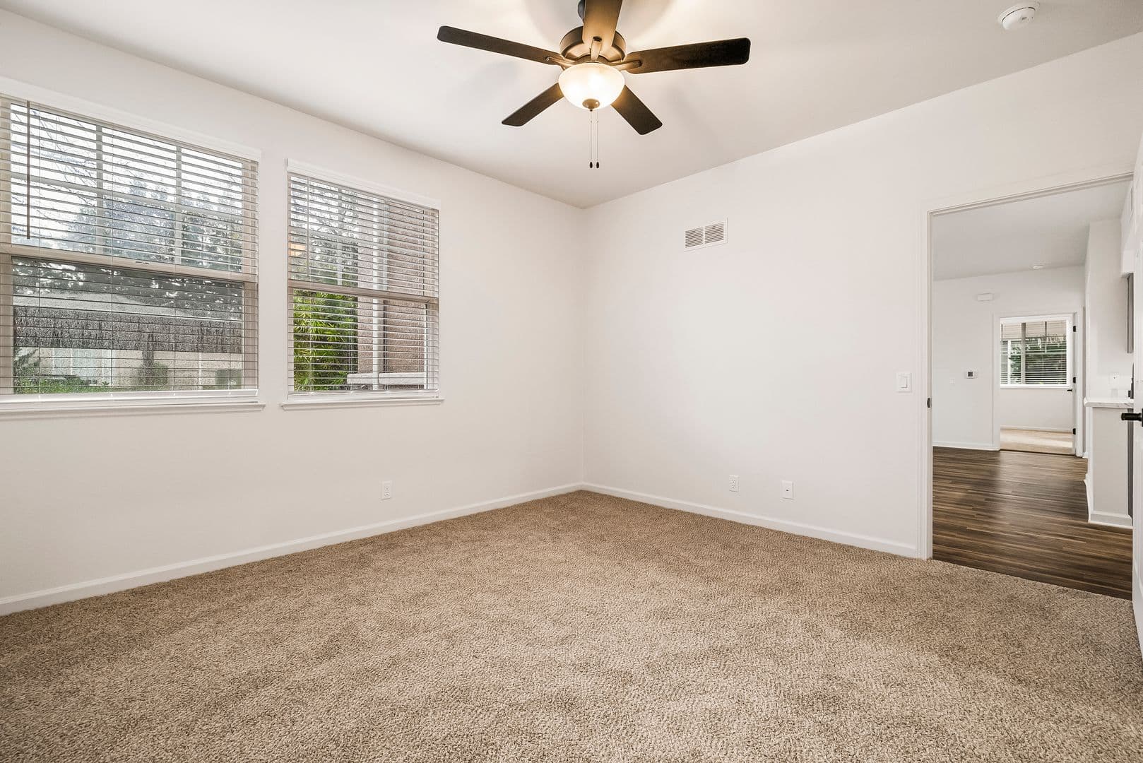 Sterling Oaks Apartments 16 of 27