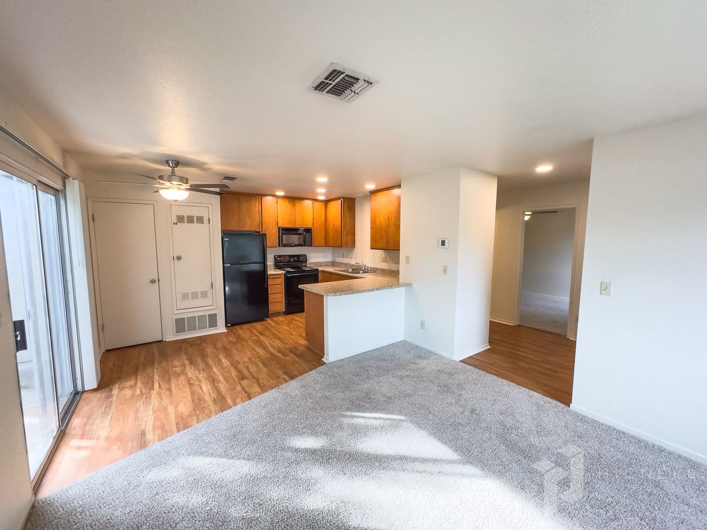1661 Forest Avenue Apartments 1 of 6
