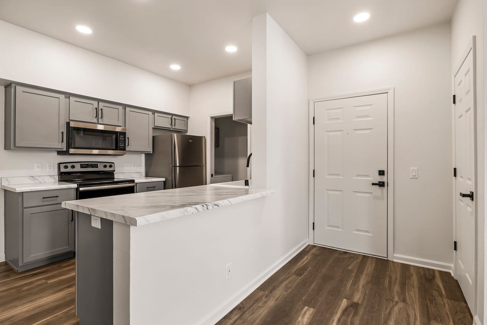 Sterling Oaks Apartments 1 of 20