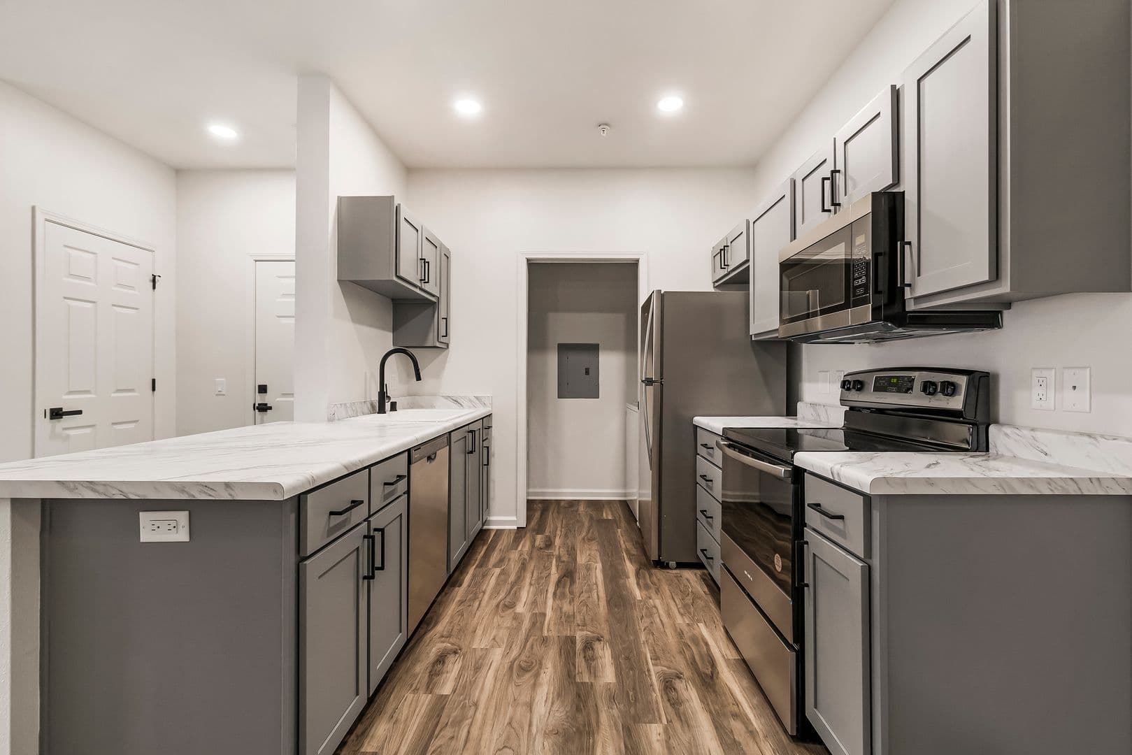 Sterling Oaks Apartments 7 of 24
