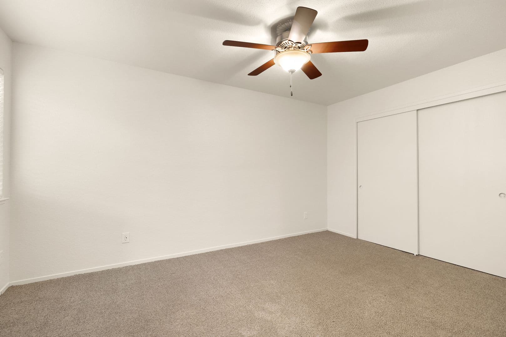 1661 Forest Avenue Apartments 7 of 12