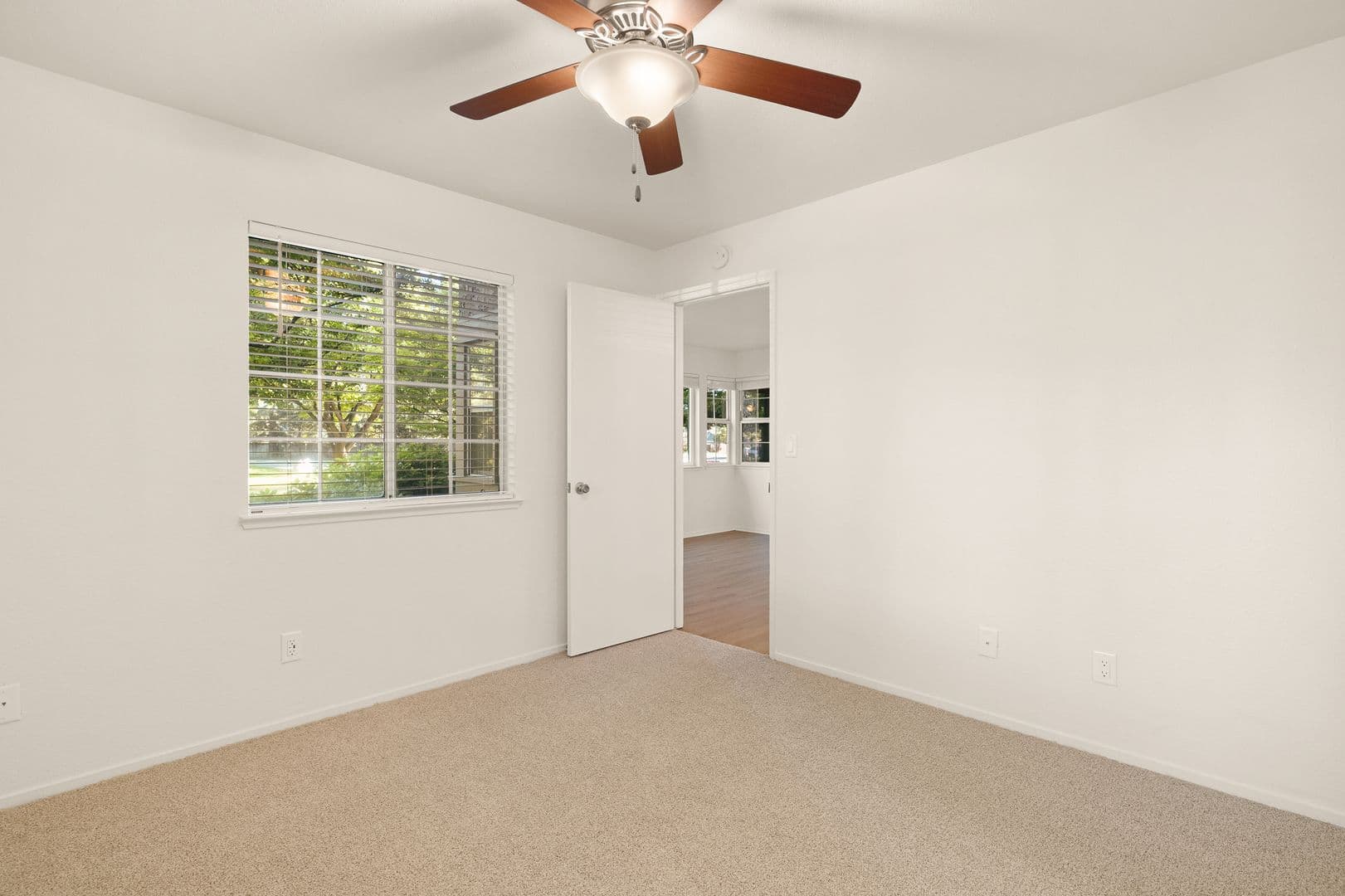 1661 Forest Avenue Apartments 11 of 16