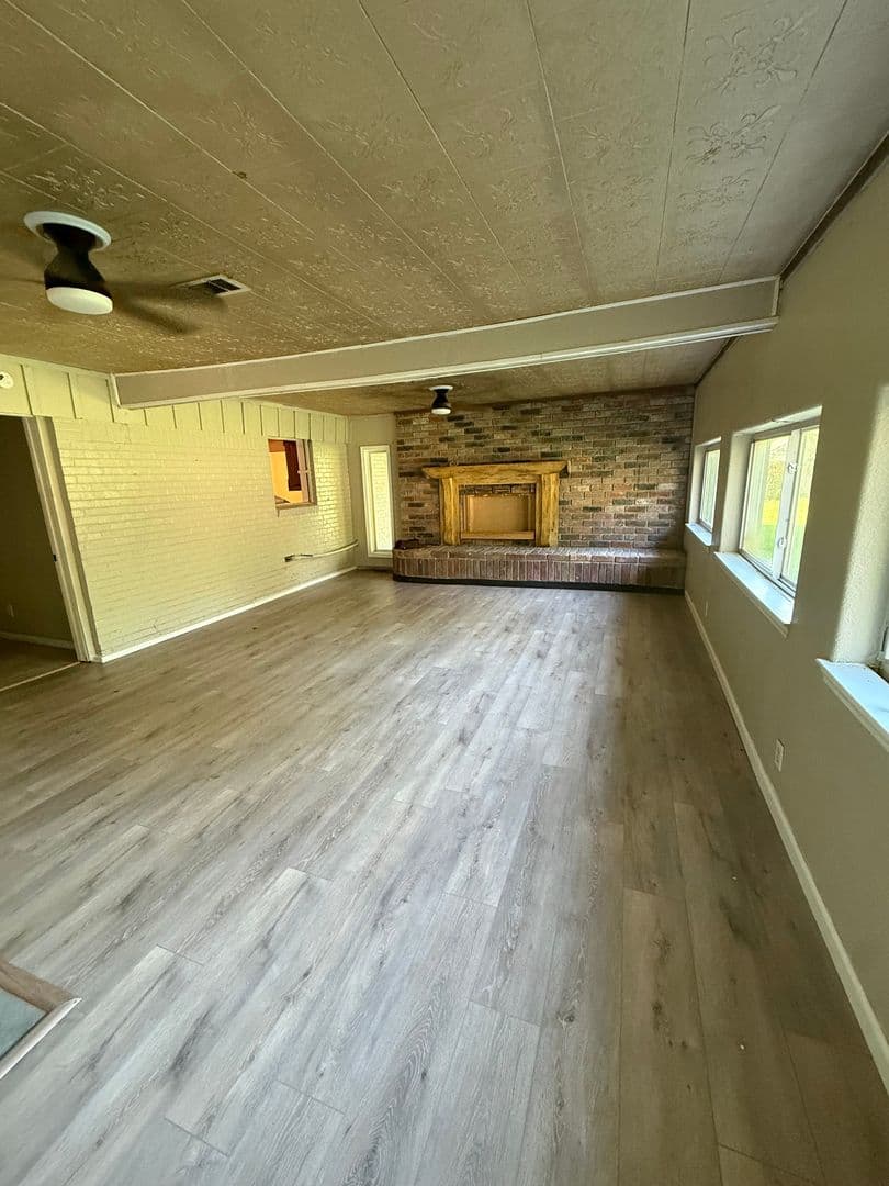 3628 Carpenter 3 of 8